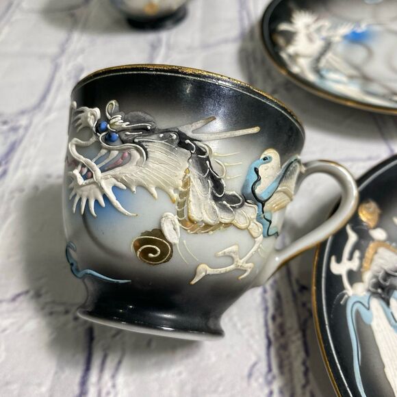 Vintage Moriage Dragonware Porcelain Tea Cups and Saucers (6) - Picture 4 of 12